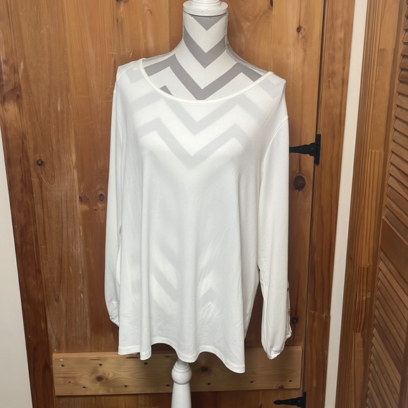 davina Tops - NWT Davina 2x cream, peekaboo, long sleeve blouse